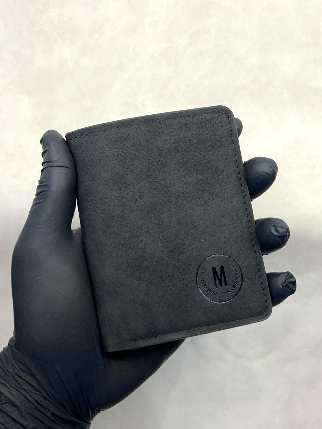 Men's Leather Bi-Fold Wallet with 6 Card Pockets