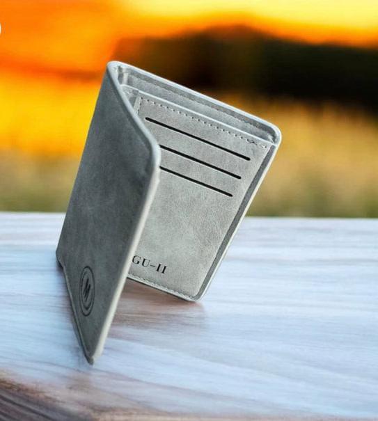 Men's Leather Bi-Fold Wallet with 6 Card Pockets
